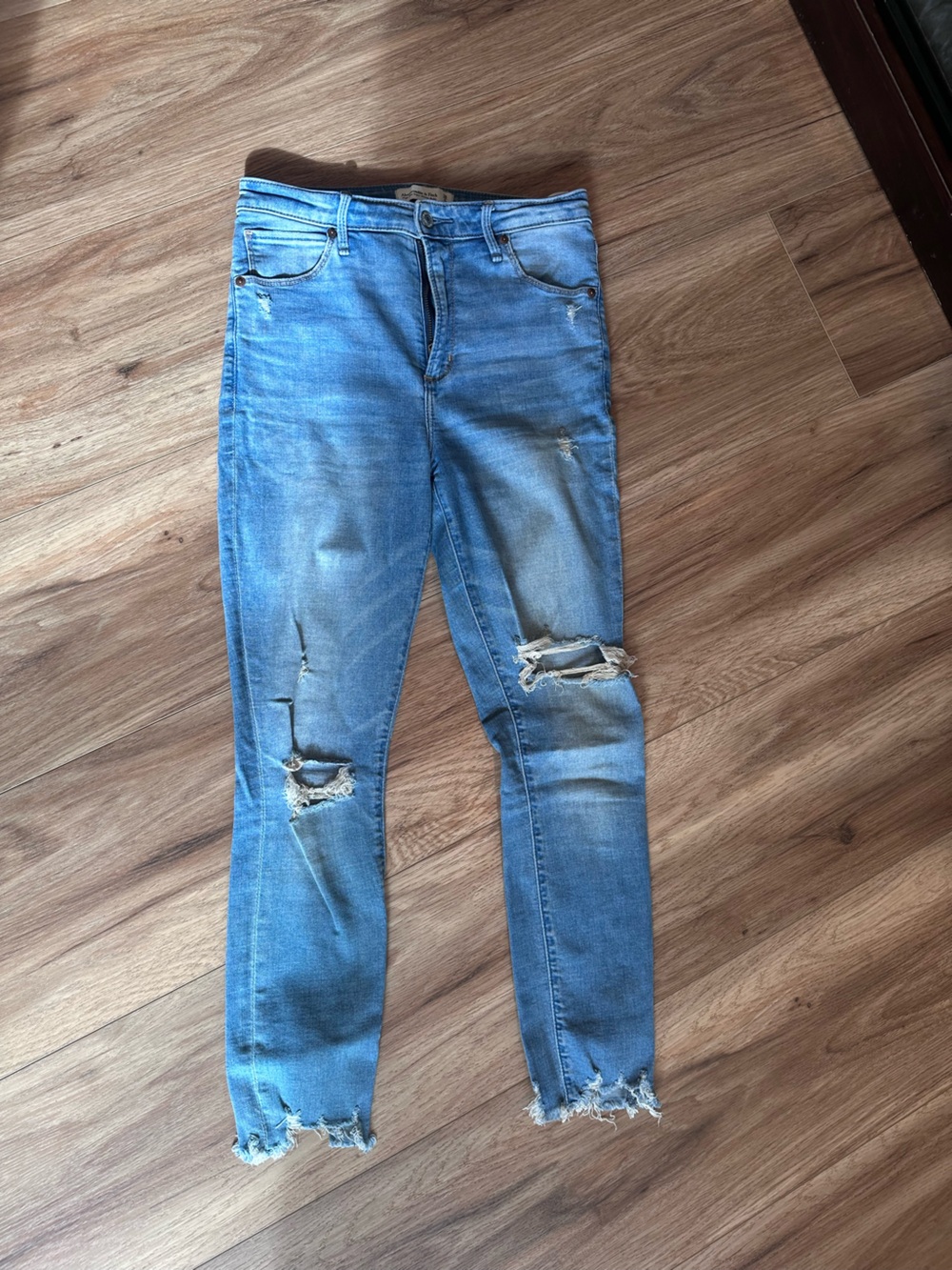 Women’s Light Blue Distressed Skinny Jeans